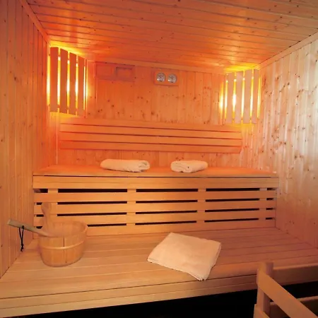 Spacious 500 M From The Area Apartment *