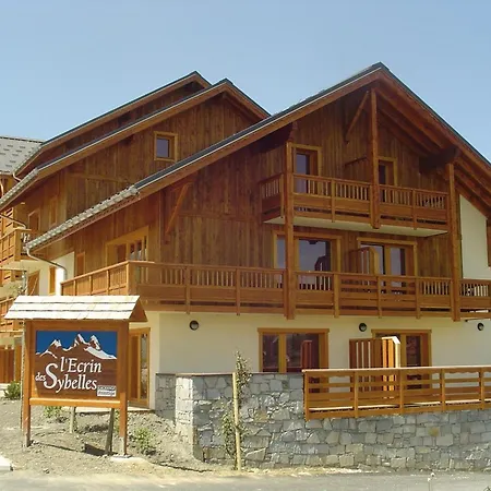 Spacious 500 M From The Area Apartment *